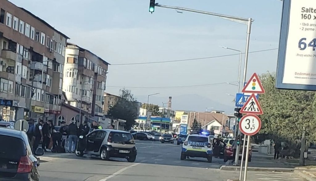 Incident pe strada Victoriei din Târgu Jiu: un bărbat căzut pe trecerea de&nbsp;pietoni