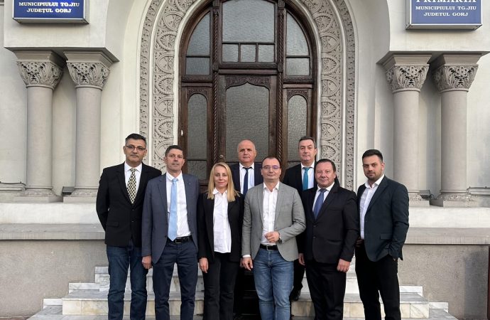 Consilierii PNL din Târgu Jiu încep mandatul cu promisiuni pentru cetățeni