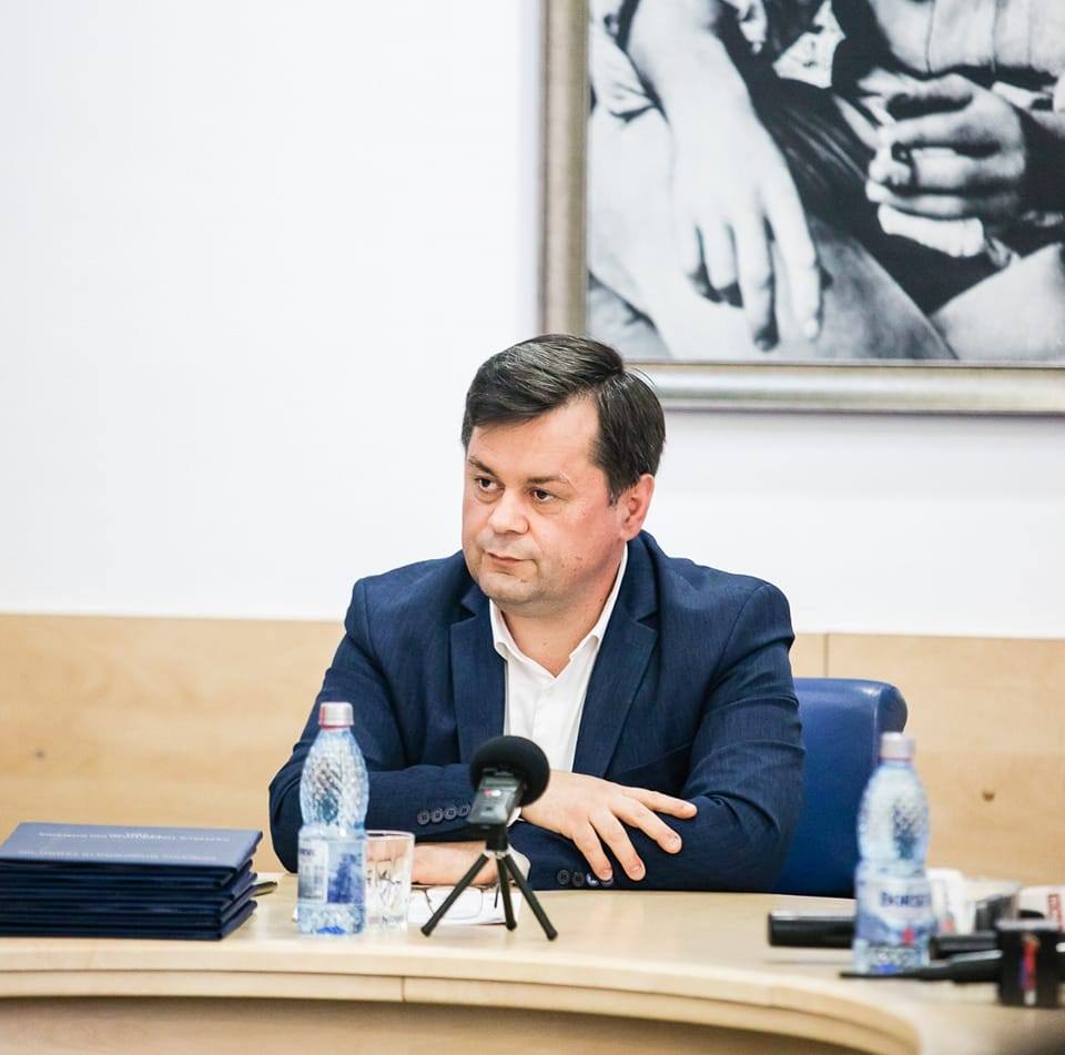 Târgul de Crăciun se deschide la Târgu Jiu pe 1 decembrie: „Bradul artificial va rămâne în depozit”