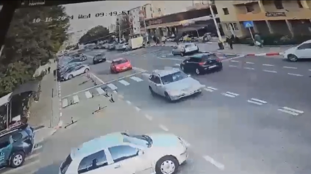 Atenție șoferi: cazuri de pietoni care se aruncă intenționat în fața mașinilor