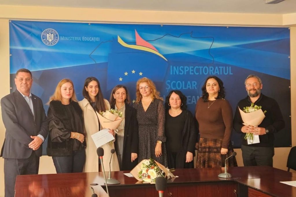 Elevele de 10 din Gorj, premiate la Inspectoratul Școlar&nbsp;Județean