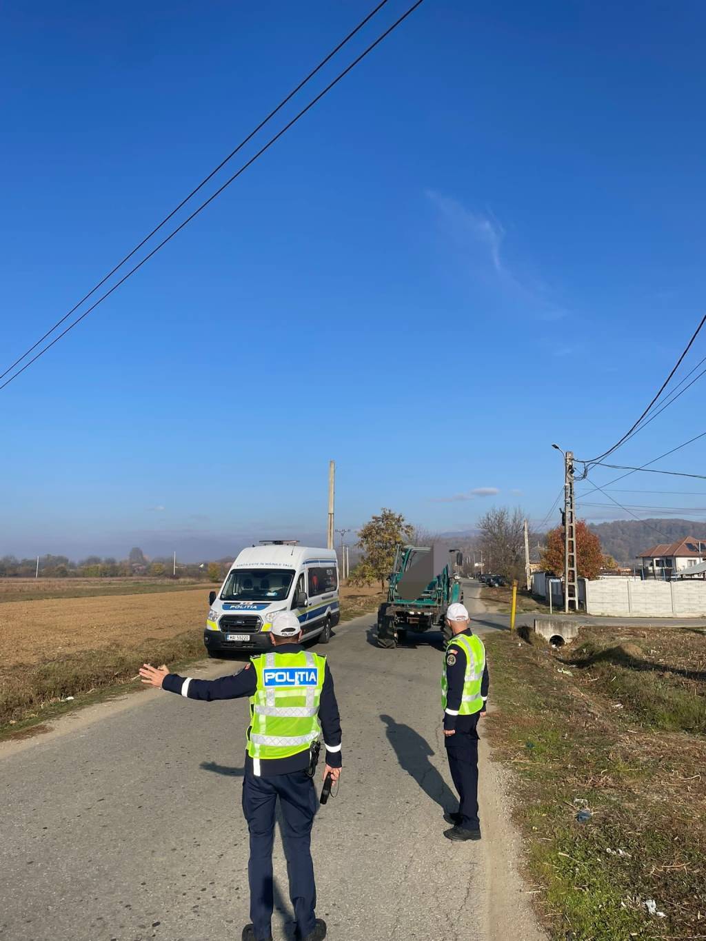 Acțiuni ale polițiștilor rutieri Gorj pentru siguranța conducătorilor de&nbsp;tractoare