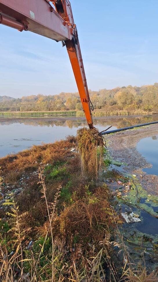 Ecologizare pe râul Jiu în apropiere de Termocentrala&nbsp;Rovinari