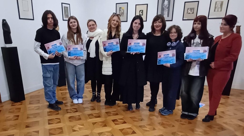 Elevii Liceului de Arte „Constantin Brăiloiu” din Târgu Jiu, premiați pentru implicarea în proiectul „De-a vara-toamna cu&nbsp;Brâncuși”