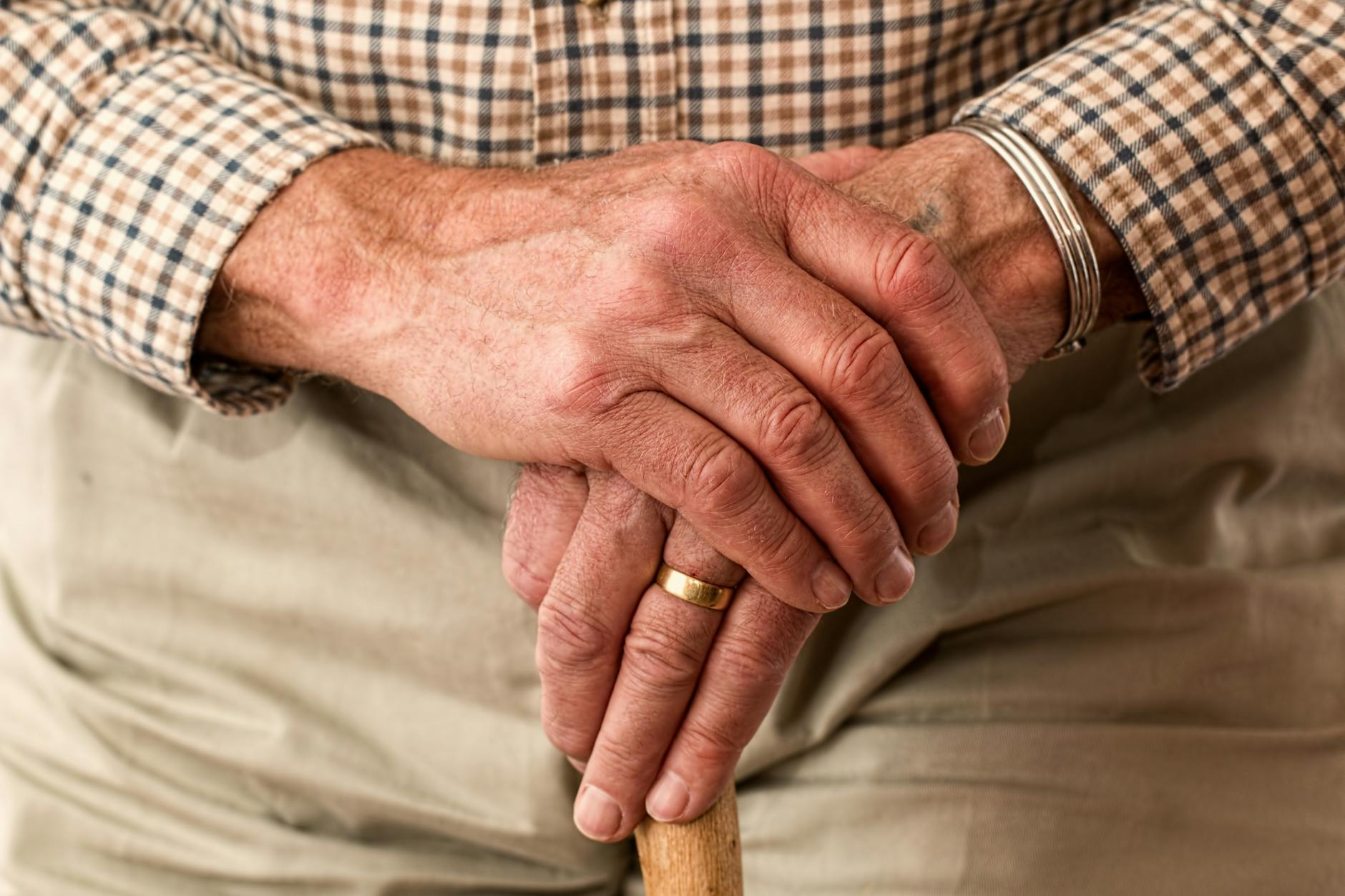 Pensionarii nu vor mai primi ajutorul de 1.400 de lei pentru compensarea facturilor la energie