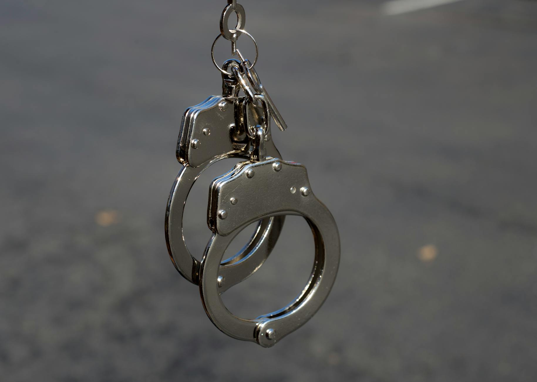 Bărbat reținut de polițiști în urma unui conflict pe o stradă din Târgu Jiu