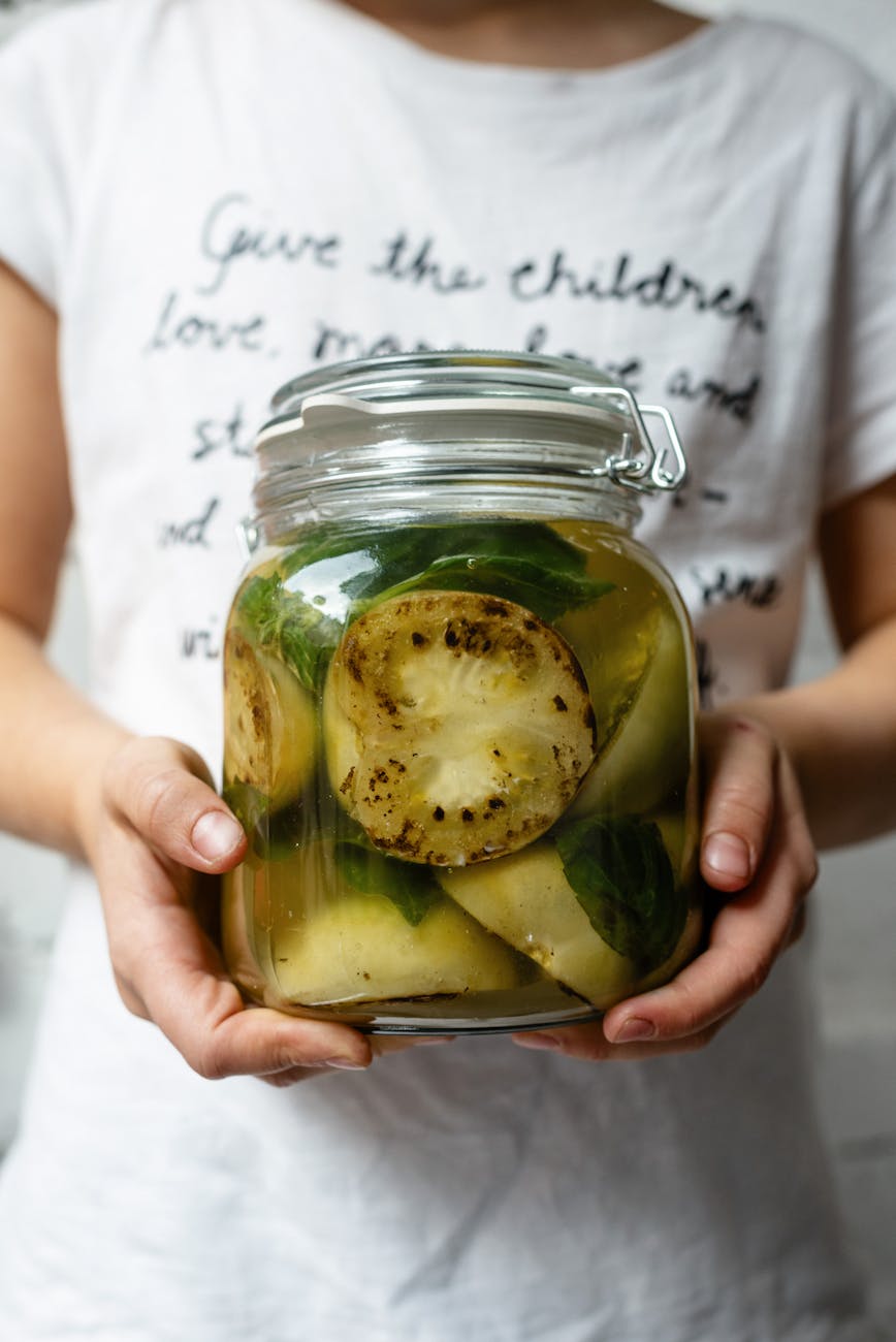 Cum să conservi legumele pentru iarnă: rețete simple și delicioase