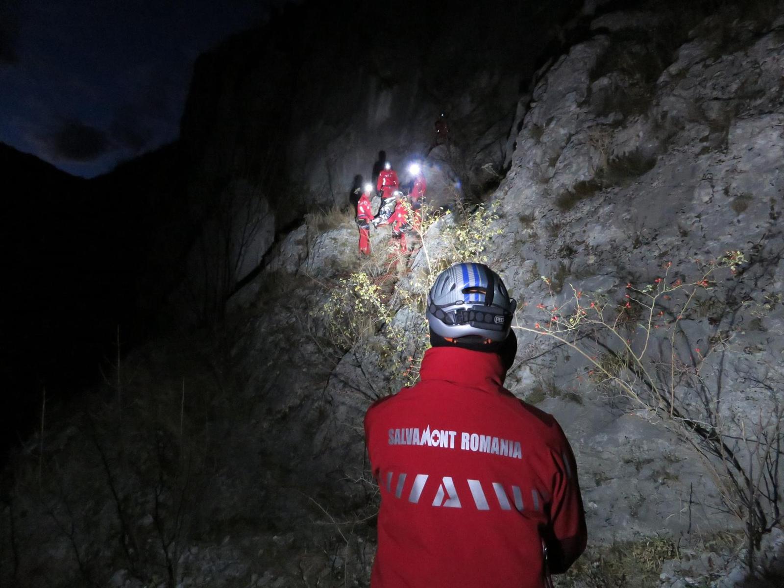 Avertisment Salvamont pentru turiști: atenție sporită în drumețiile montane în această perioadă
