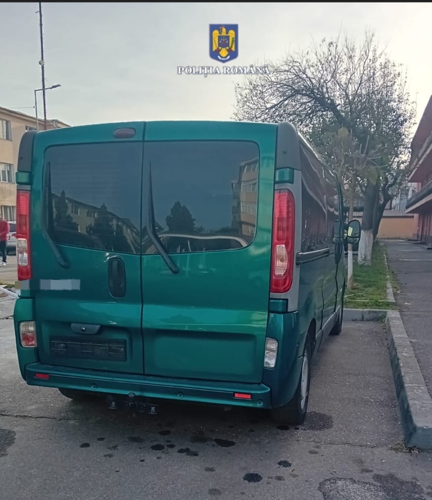 Autovehicul indisponibilizat pentru transport ilegal de persoane pe ruta Rovinari – Bâlteni