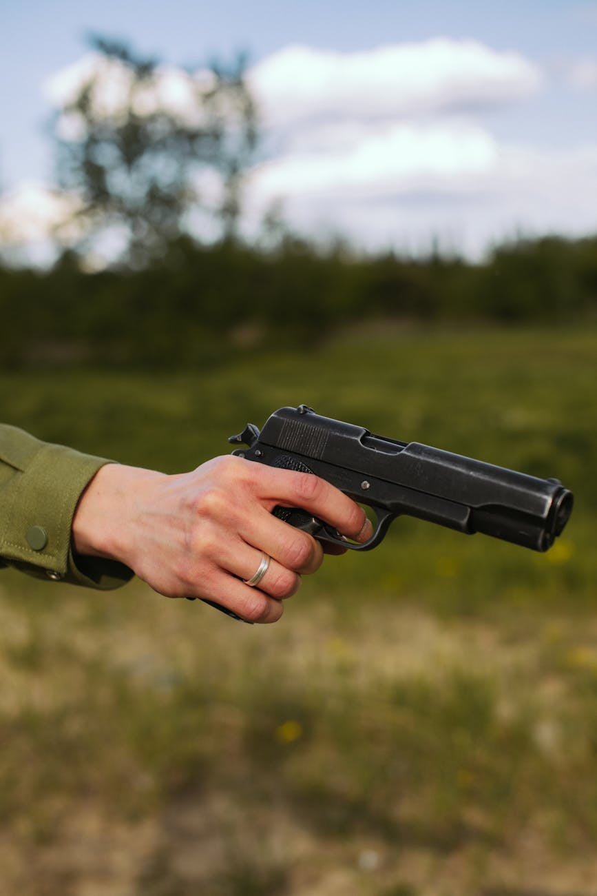 Incident la Târgu Jiu: polițist implicat într-un conflict cu descărcare de armă