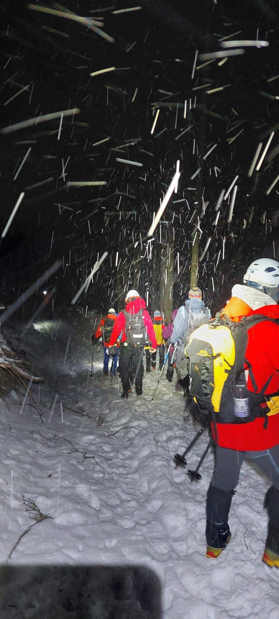 Salvamontiștii au intervenit pentru salvarea a 23 de persoane surprinse de vremea&nbsp;rea