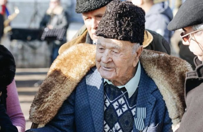 Veteranul de război Florea Pasăre, sărbătorit la 103&nbsp;ani
