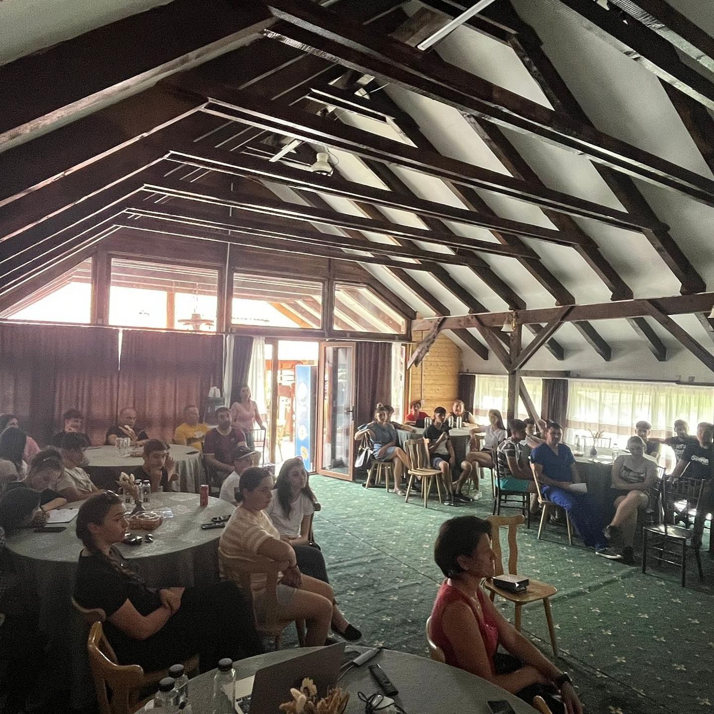 Proiectul YOUth Guide Rural s-a încheiat cu succes: tinerii din Gorj, pregătiți pentru meseria de ghid turistic