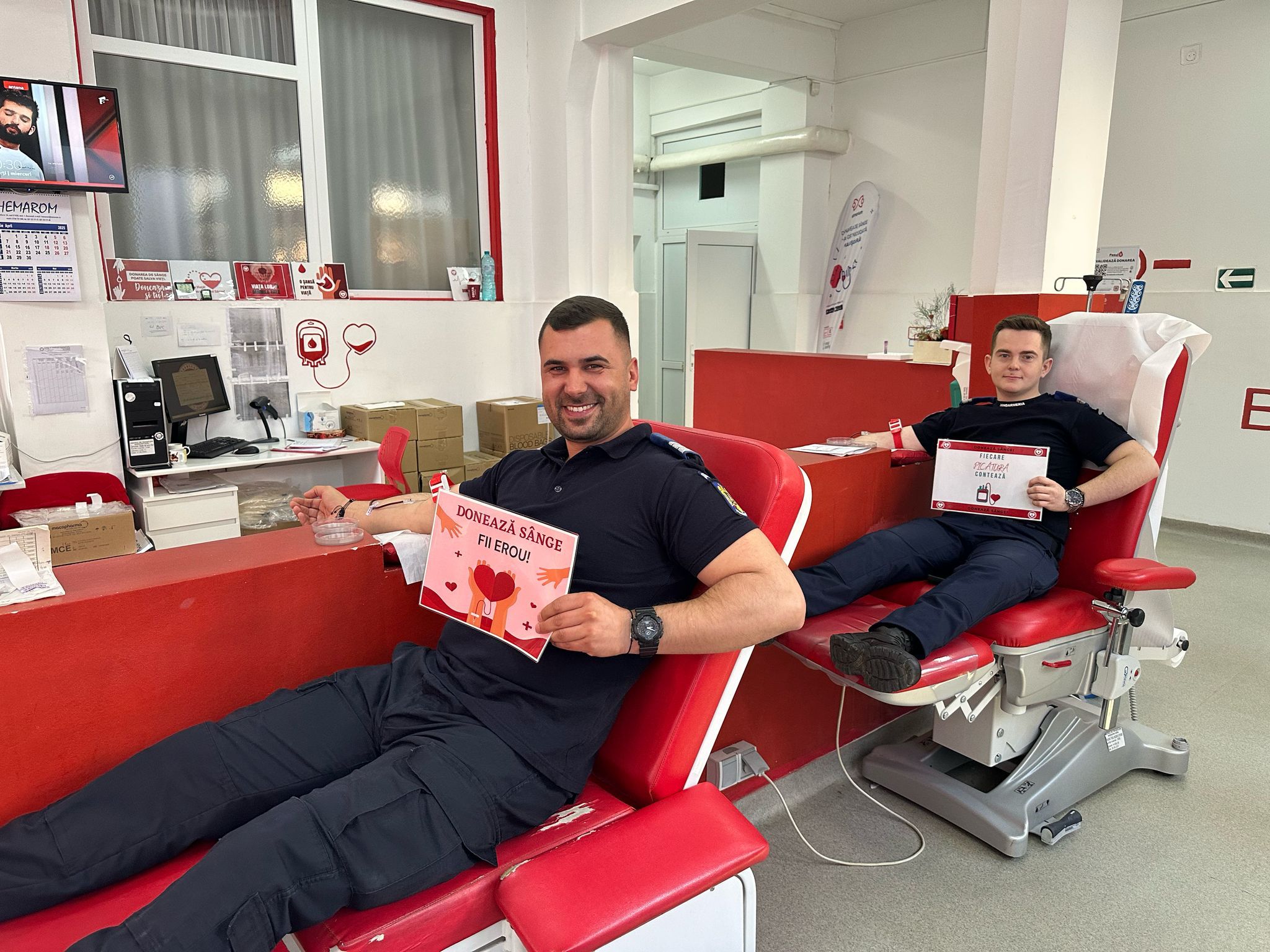 Jandarmii din Gorj, exemplu de solidaritate: donează sânge pentru a salva vieți