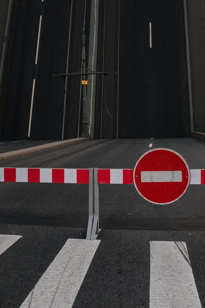 Trafic închis temporar între Vlăduleni și Fărcășești pentru lucrări la pasajul de cale ferată