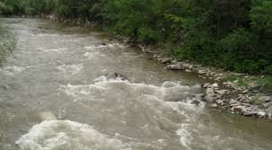 Risc de viituri pe râuri din 11 județe – Cod Galben de inundații în vigoare 24 de&nbsp;ore