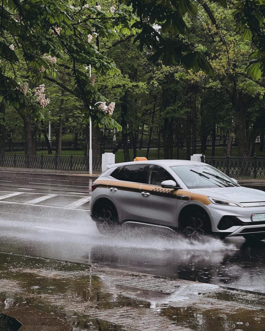 Impozitul auto se schimbă radical din 2026: mașinile vechi vor plăti chiar și de trei ori mai&nbsp;mult