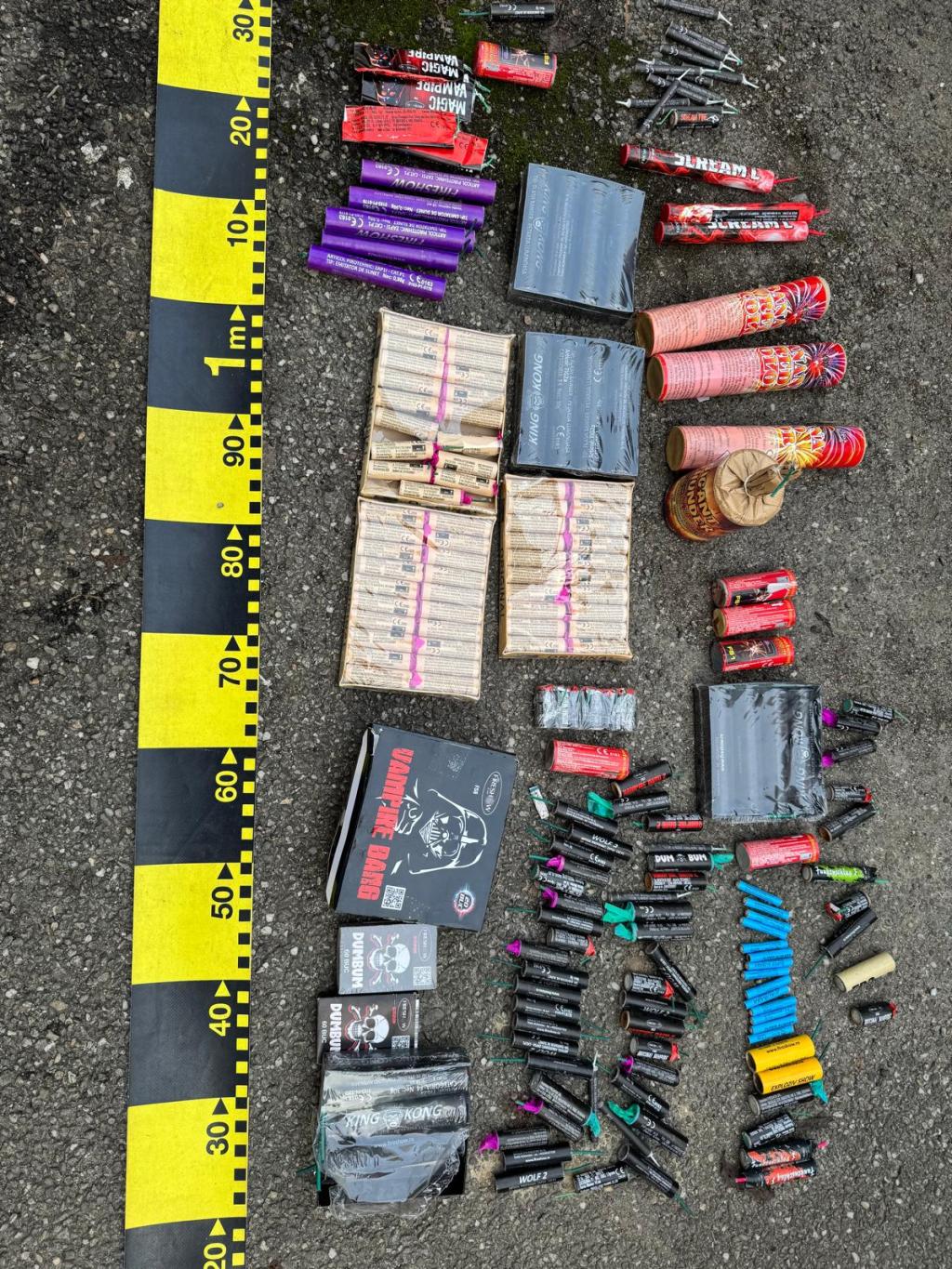 Articole pirotehnice de 3.500 de lei, comercializate ilegal, descoperite la Târgu&nbsp;Jiu