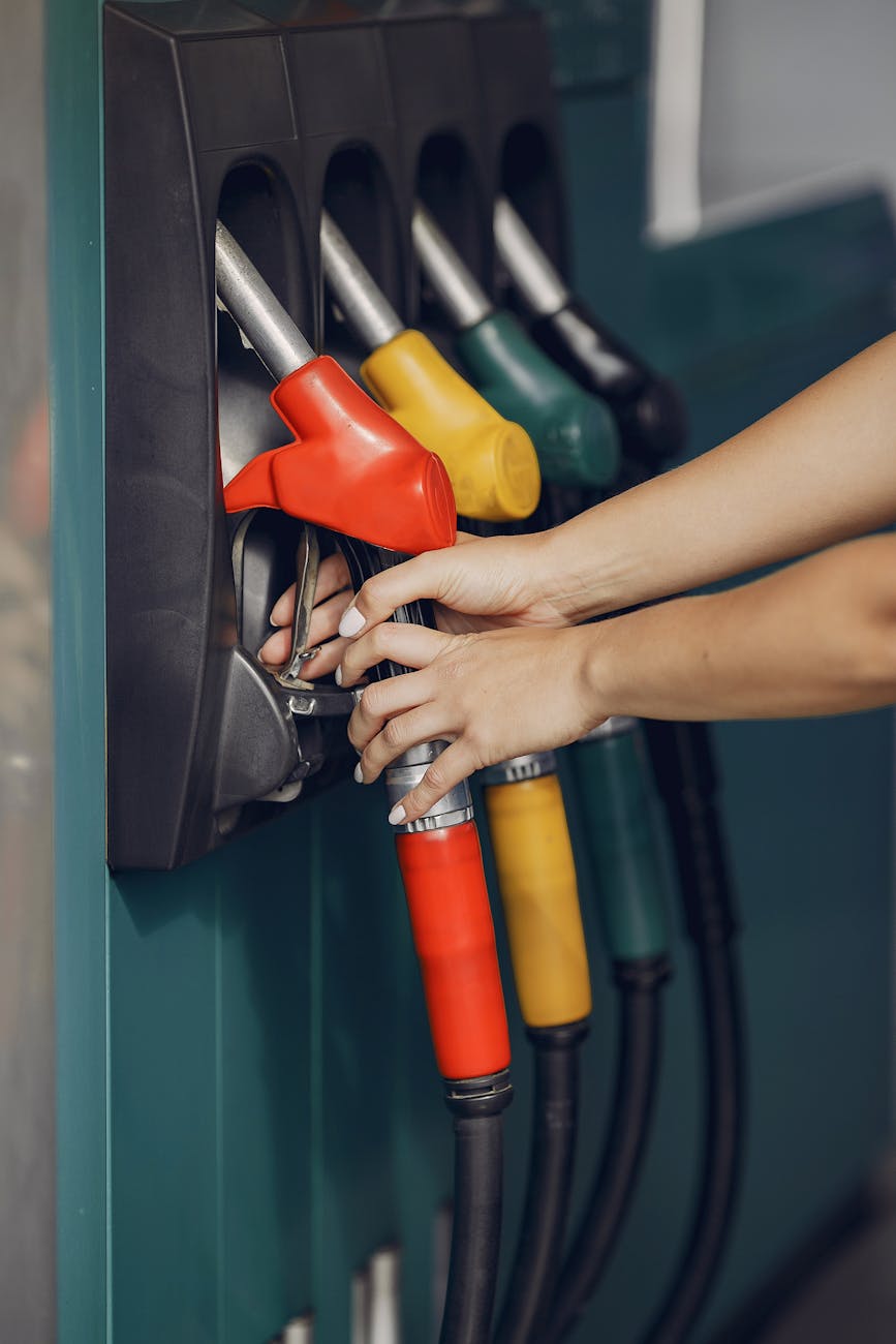 Carburanții explodează la pompă: motorina a sărit de 8 lei litrul după o lună de scumpiri în lanț