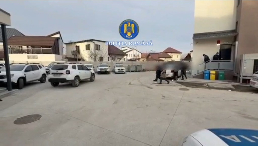 Doi tineri din Craiova și Târgu Jiu, reținuți după furtul a două trotinete&nbsp;electrice