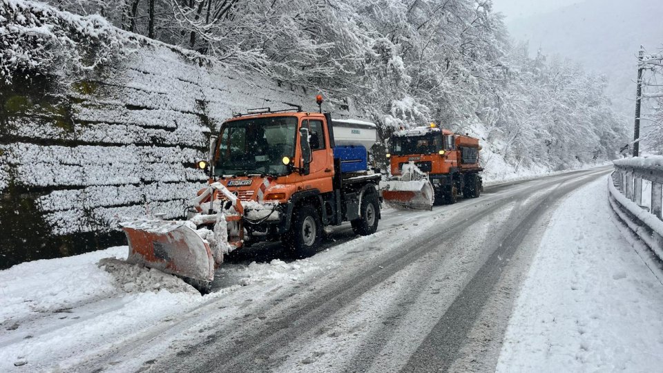 CNAIR: niciun drum național închis din cauza ninsorilor. Peste 1.000 de utilaje intervin în toată țara