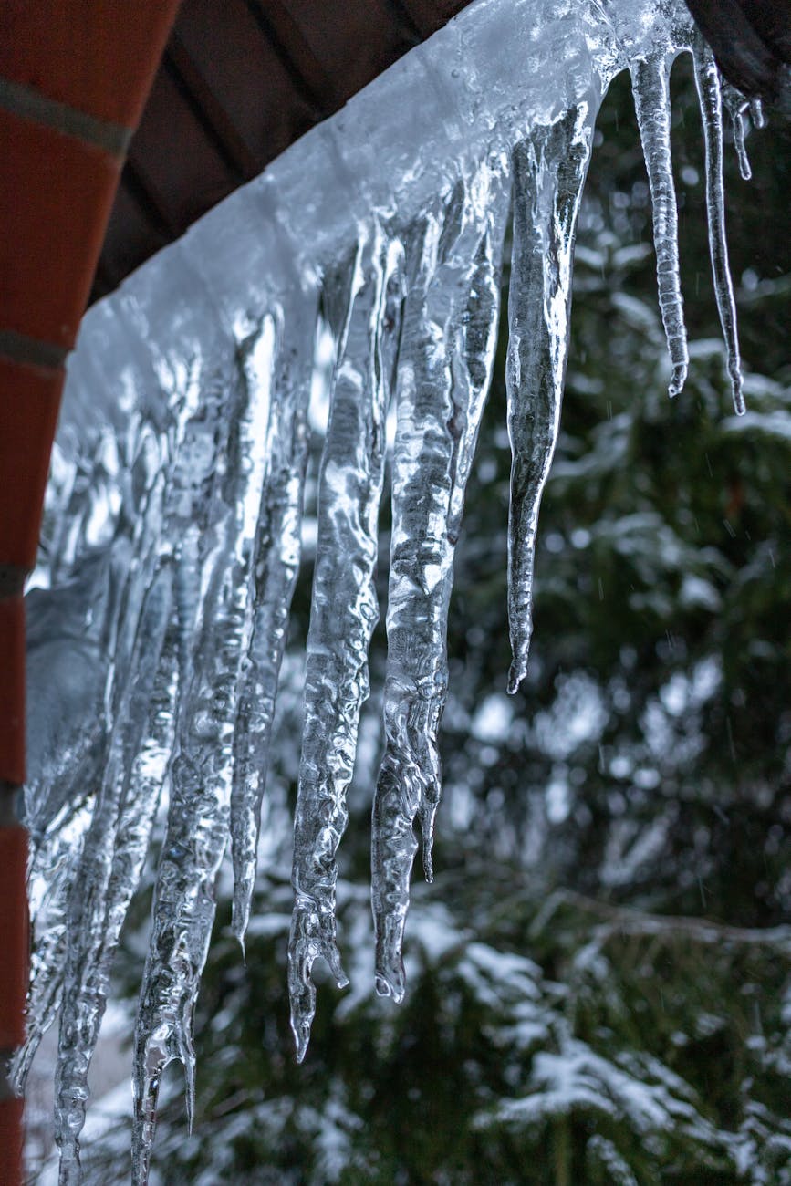 Informare ANM: viscol la munte, polei și vânt puternic în mai multe regiuni ale&nbsp;țării