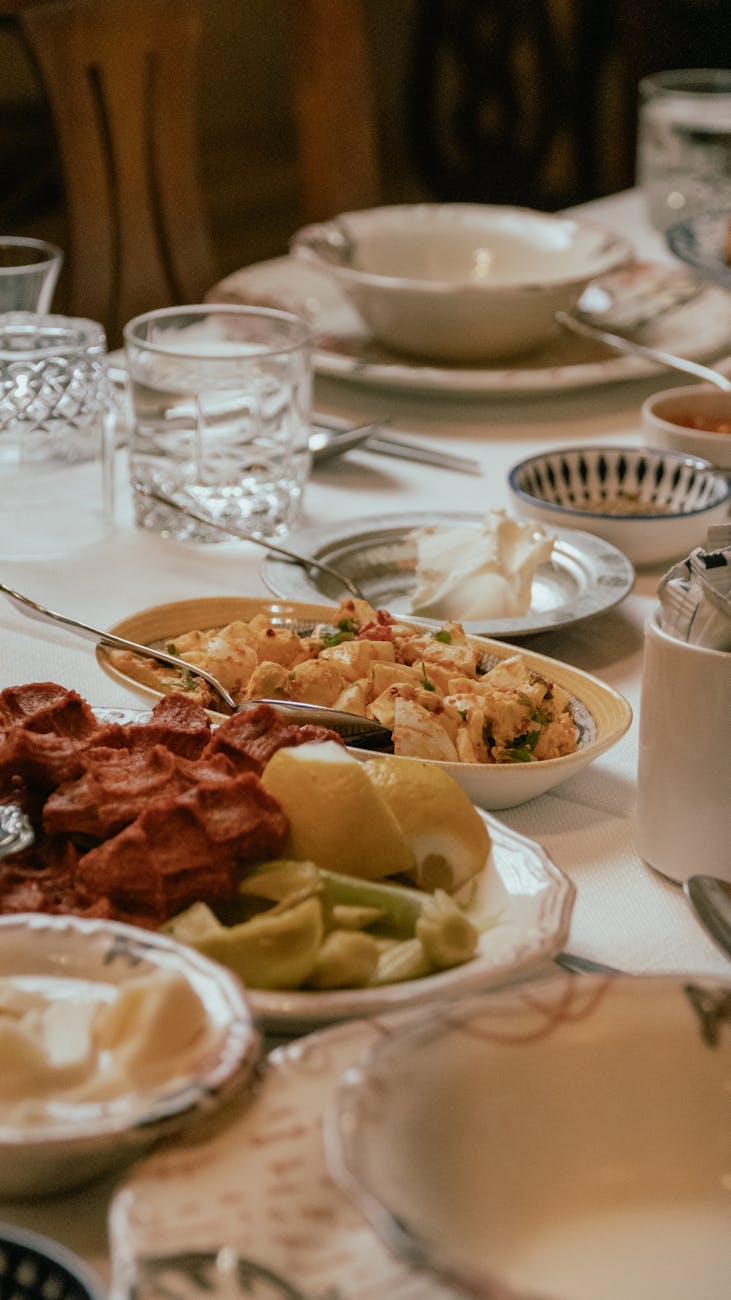 Sărbători cu probleme în Gorj: sute de apeluri la ambulanță din cauza exceselor alimentare și de&nbsp;alcool