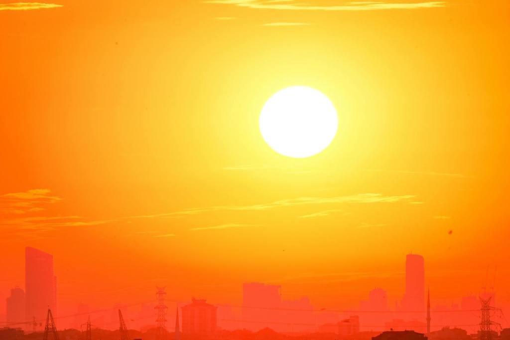 Europa trece de la frig la caniculă. Meteorologii anunță formarea unui „dom de&nbsp;căldură”