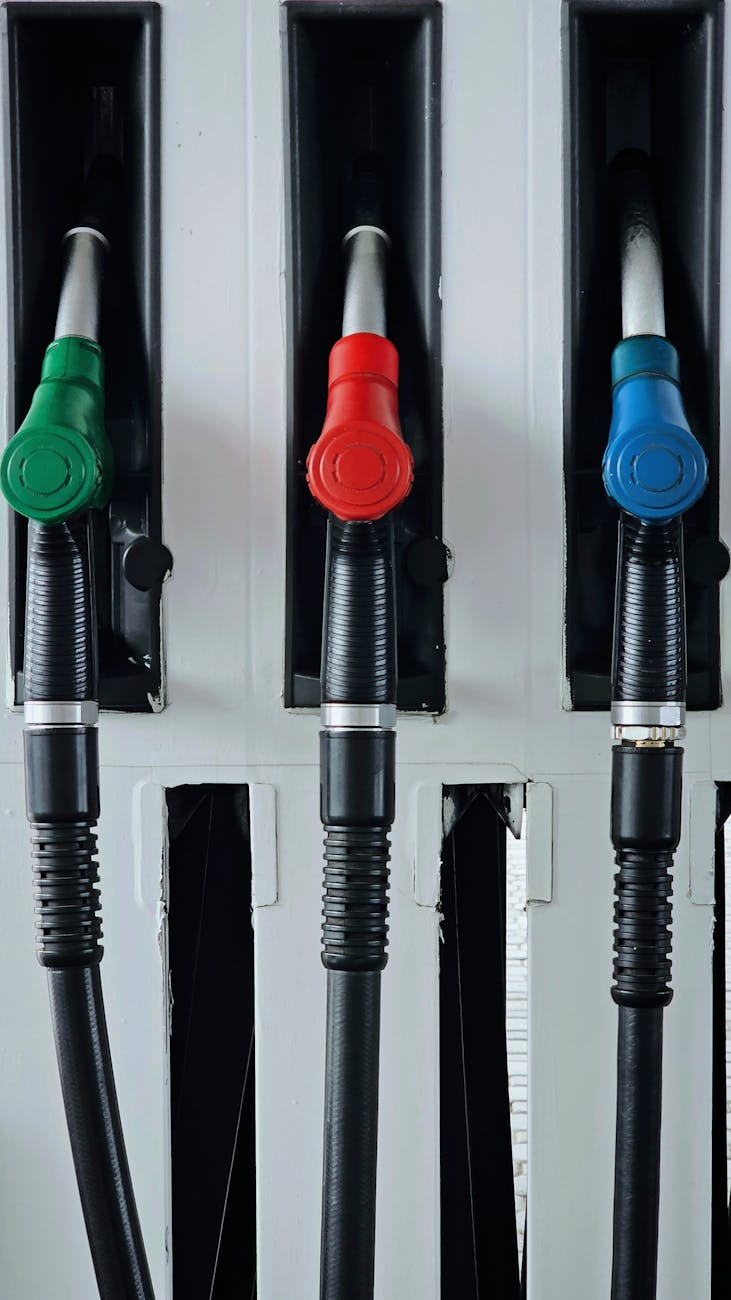 Carburanții continuă să se scumpească de 1 Mai. Benzina a trecut de 9 lei/litru