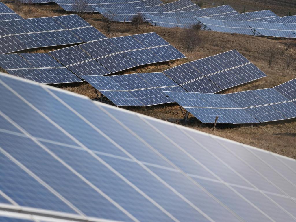 Parc fotovoltaic de peste două milioane de lei, construit în comuna&nbsp;Bâlteni