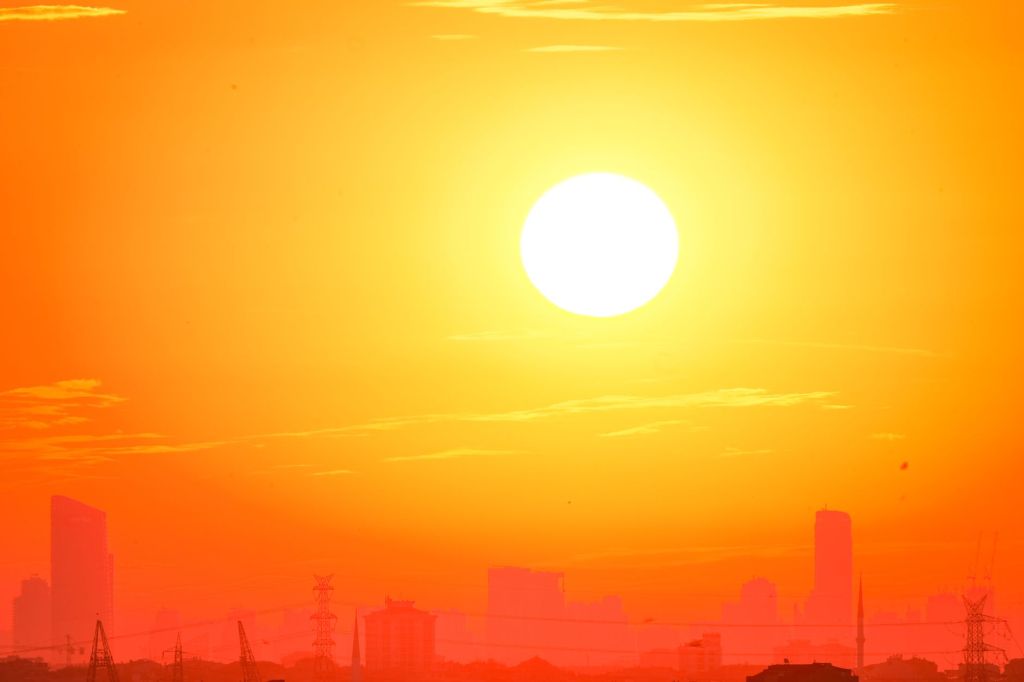 Caniculă în extindere în România: ANM anunță temperaturi peste normal și deficit de precipitații până la mijlocul lui&nbsp;iulie