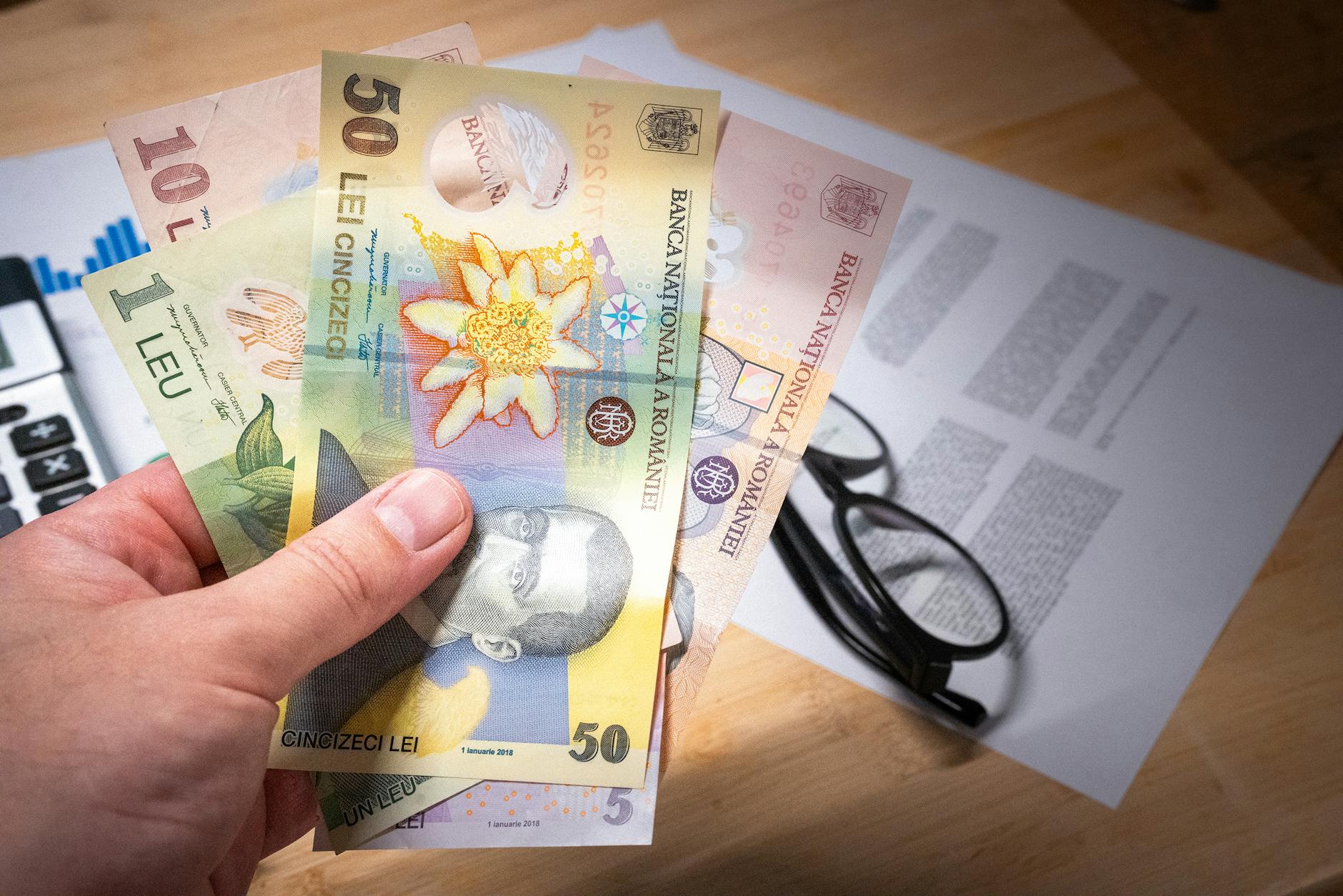 Protest spontan la Finanțe Gorj. Angajații anunță „o zi fără finanțe”